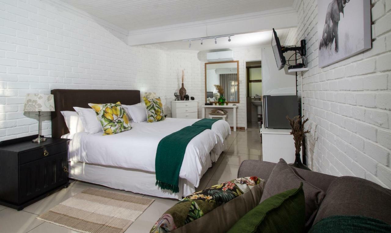 Tsitsikhaya Lodge Stormsrivier Buitenkant foto